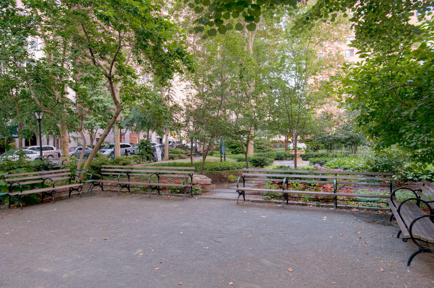 25 Tudor City Place, Unit 1315 Manhattan, NY 10017 - Photo 12 of 16 Gallery Image 12