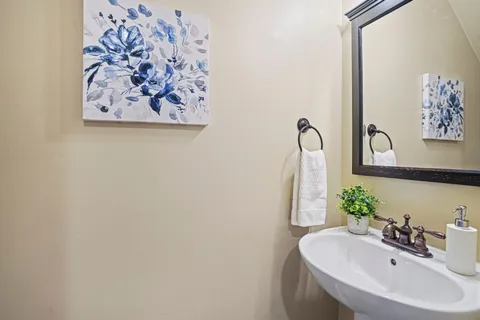 $825,000 | 1203 C Street Southeast, Washington, DC 20003