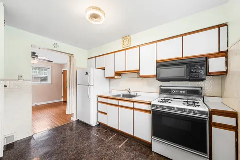 $340,000 | 2633 Avondale Avenue, Roslyn, PA 19001
