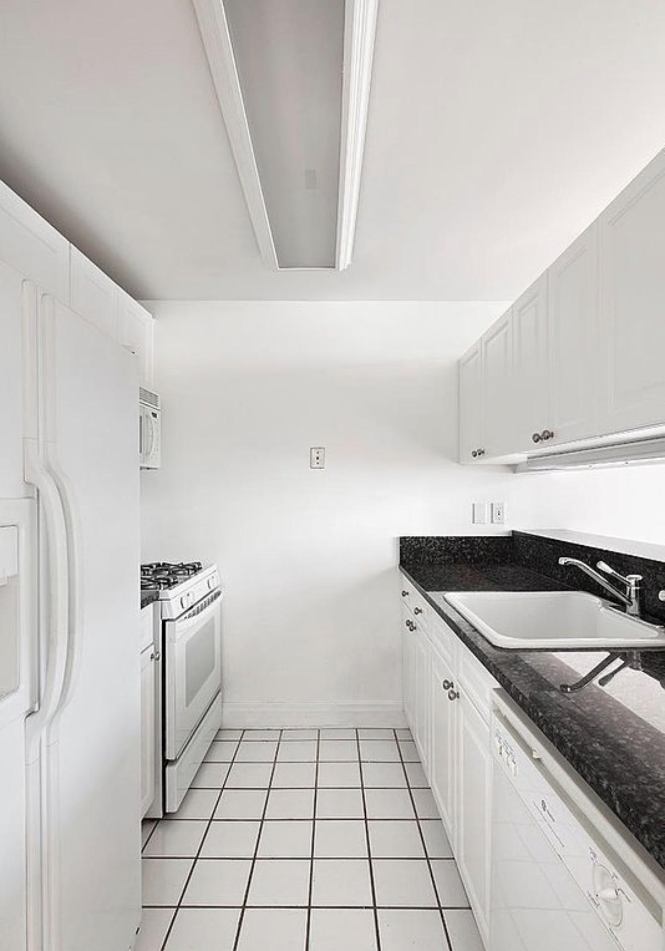 404 East 76th Street, Unit 6M Manhattan, NY 10021 - Photo 4 of 12