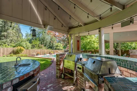 $1,150,000 | 1560 Crane Terrace, Ukiah, CA 95482