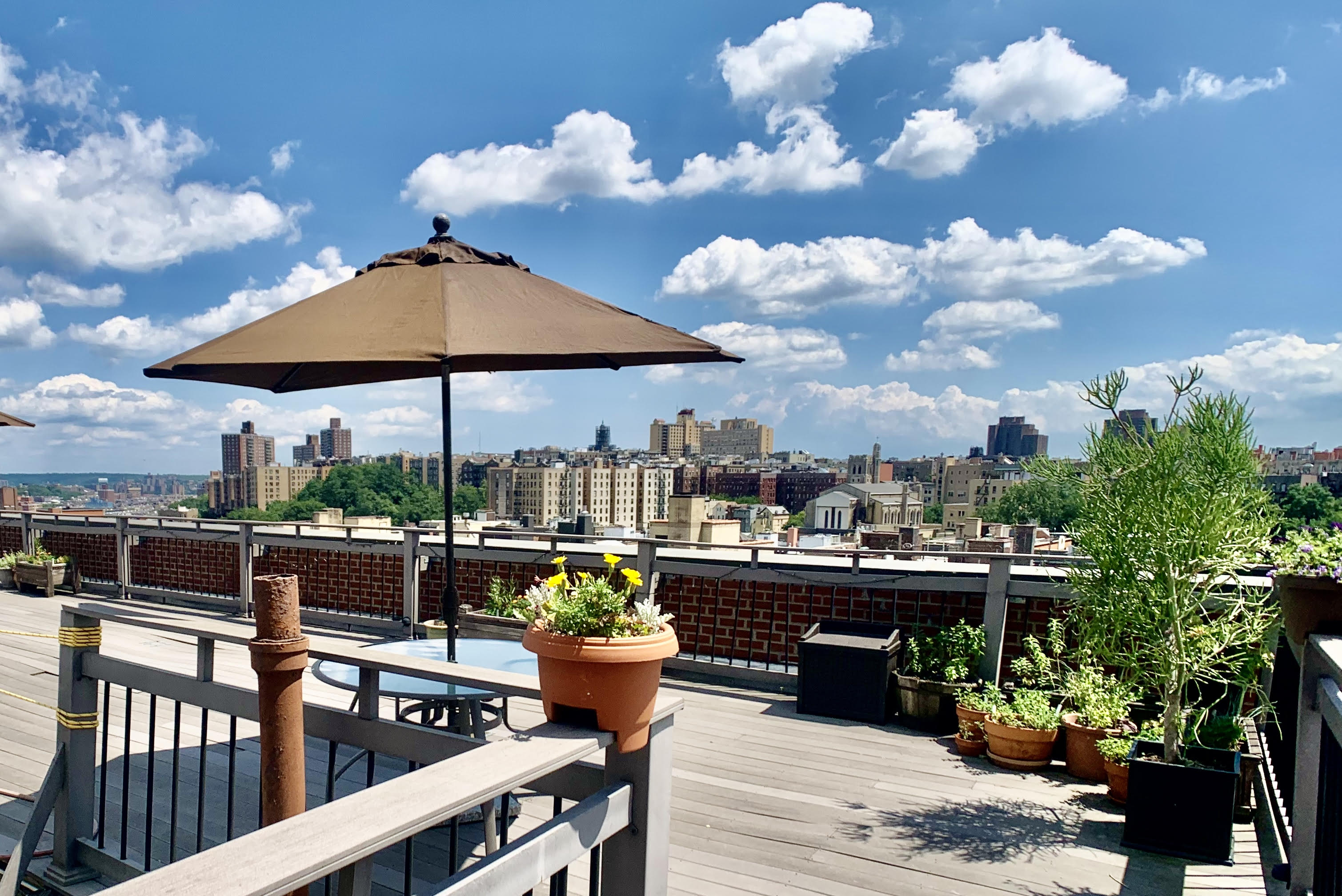 45 Overlook Terrace, Unit 4E Manhattan, NY 10033 - Photo 9 of 17 a view of a terrace with sitting area