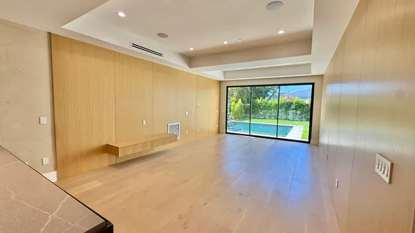 $7,995 | Yarmouth Avenue, Encino, CA 91316