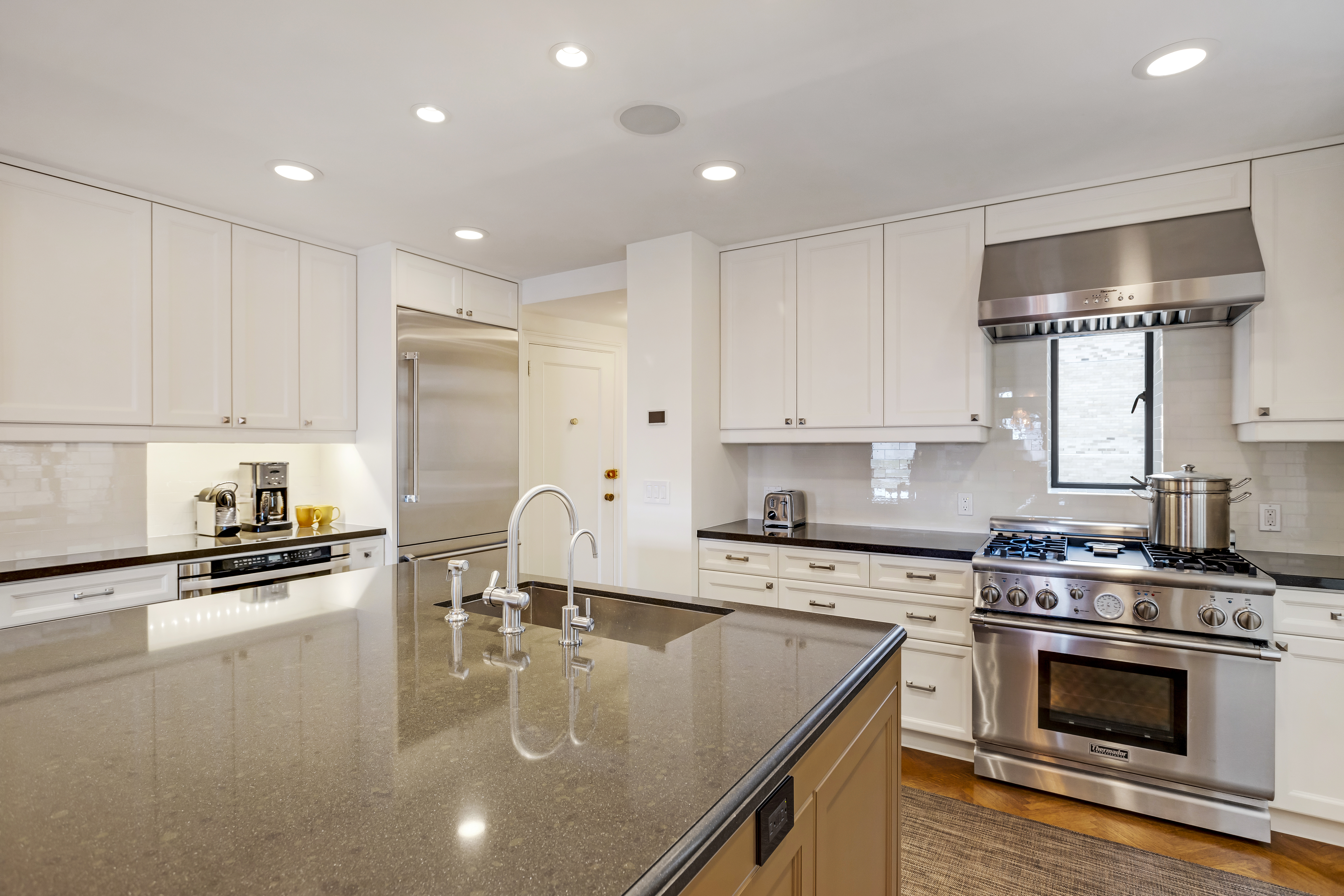 55 Central Park West, Unit 13E Manhattan, NY 10023 - Photo 18 of 26