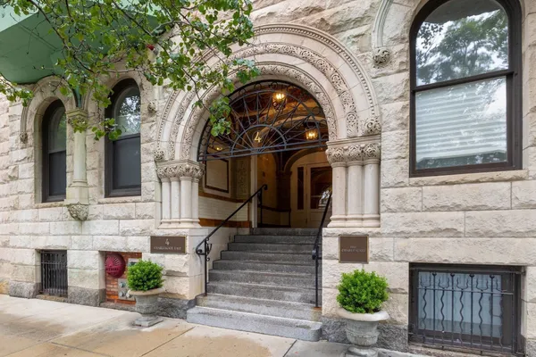 $759,000 | 4 Charlesgate, Unit 106, Boston, MA 02215