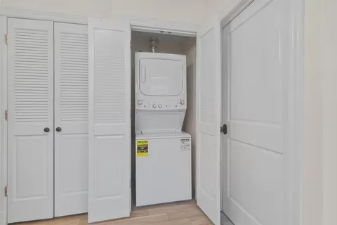 $725,000 | 300 Communipaw Avenue, Unit 154, Jersey City, NJ 07304