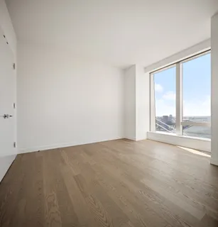 $1,395,000 | 252 South Street, Unit 28C | Two Bridges