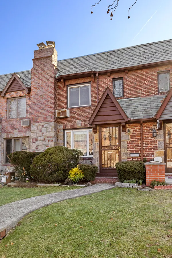 $850,000 | 77-09 82nd Street | Glendale