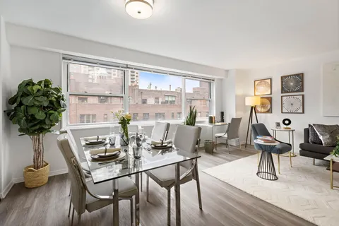 $1,075,000 | 400 East 54th Street, Unit 24E | Sutton Place