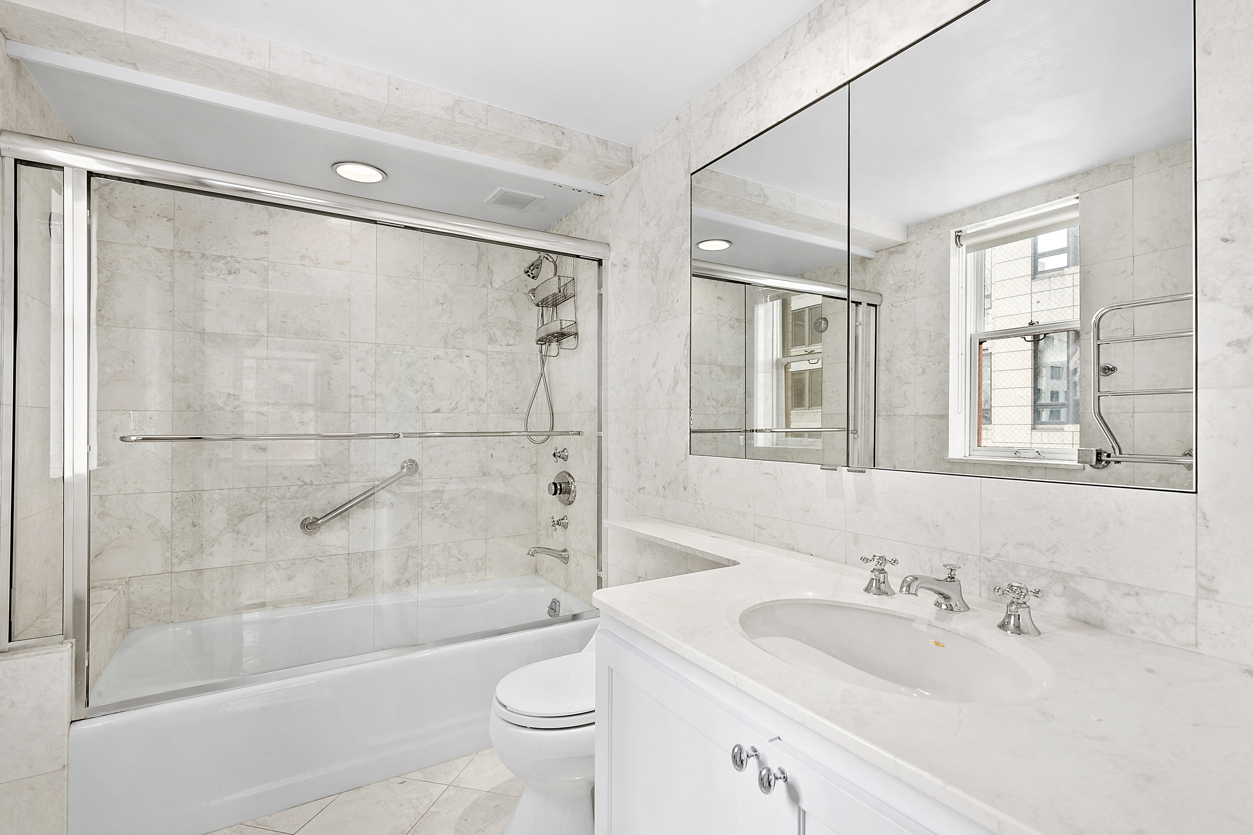 40 East 61st Street, Unit 13AB Manhattan, NY 10065 - Photo 16 of 20