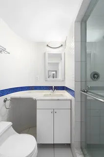 $1,725,000 | 101 West 12th Street, Unit 5J | West Village