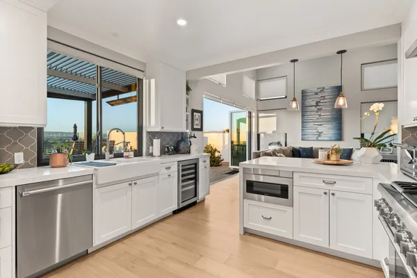 $3,495,000 | 6592 Kentwood Bluffs Drive, Los Angeles, CA 90045