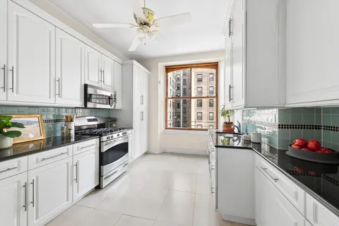 $5,000,000 | 225 West 86th Street, Unit 608 | Upper West Side