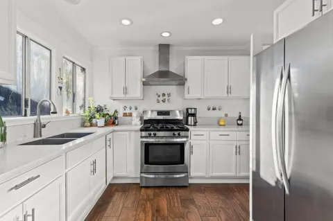 $1,230,000 | 836 North Benton Way, Los Angeles, CA 90026