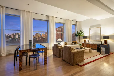 $2,990,000 | 175 East Broadway, Unit 7A | Two Bridges
