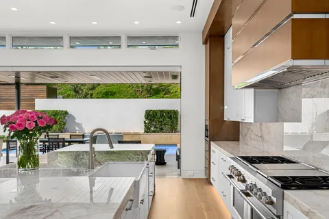 $11,495,000 | 621 Malabar Drive, Corona del Mar, CA 92625