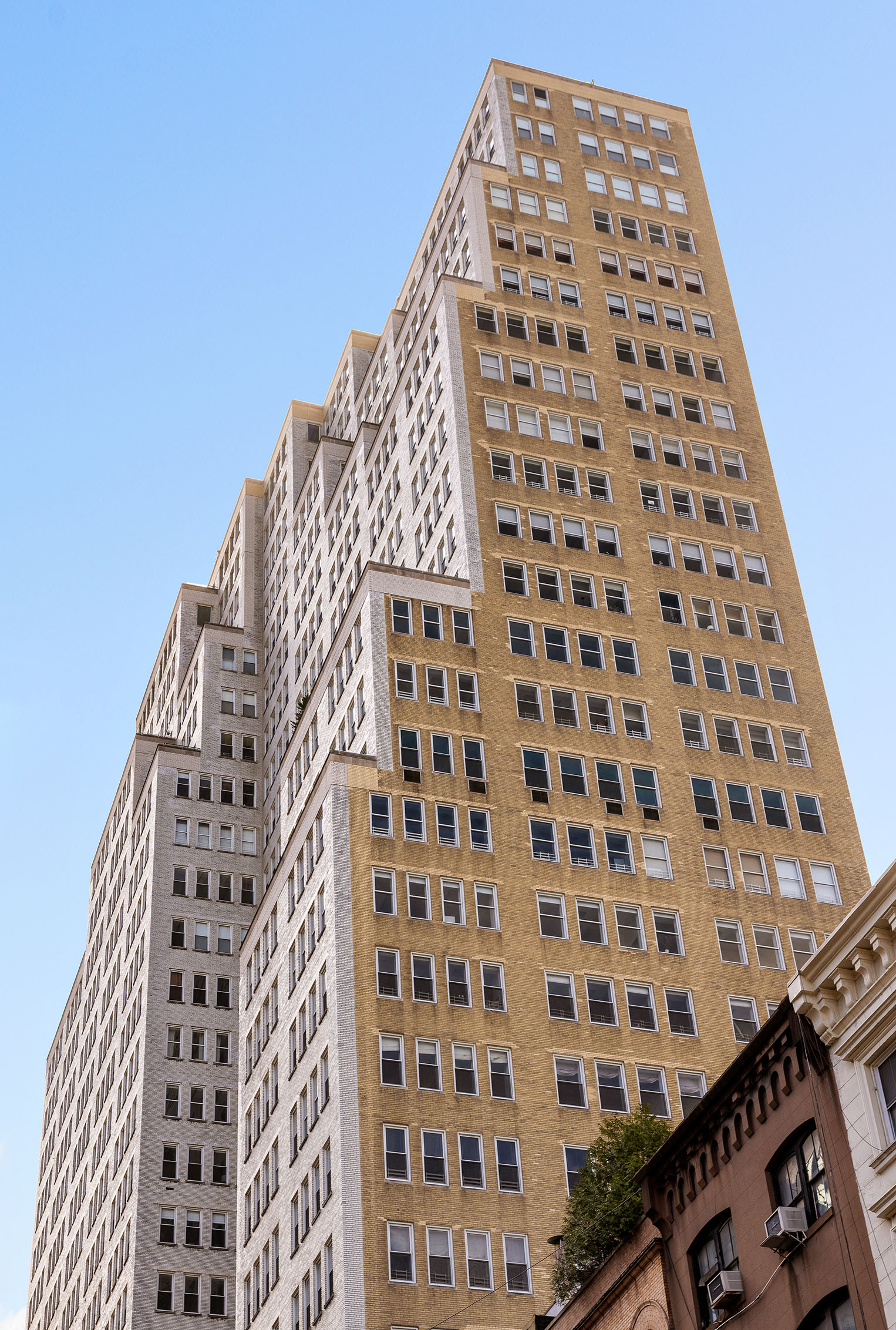 80 Chambers Street, Unit 11A Manhattan, NY 10007 - Photo 21 of 24 a front view of a tall building