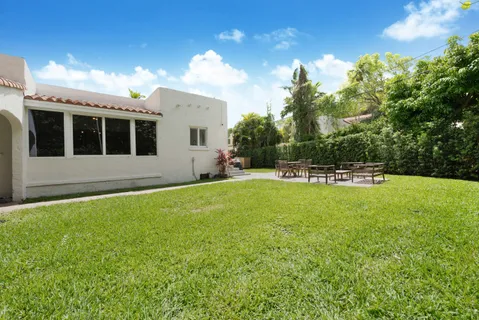 $1,550,000 | 720 Minorca Avenue, Coral Gables, FL 33134