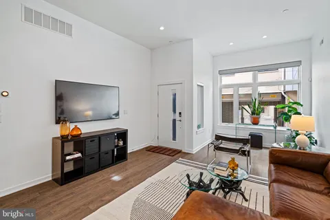 $775,000 | 418 Wallace Street, Philadelphia, PA 19123