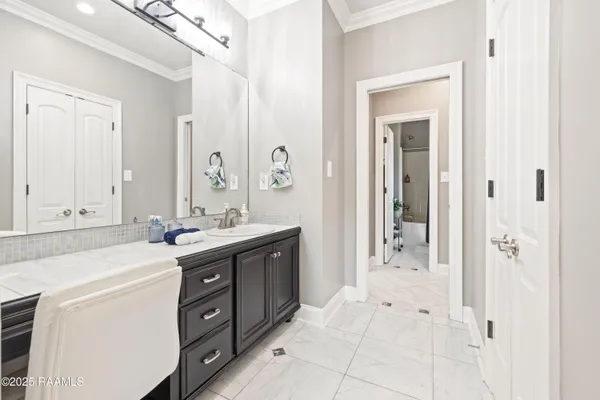 $1,100,000 | 100 Candlewood Drive, Lafayette, LA 70508