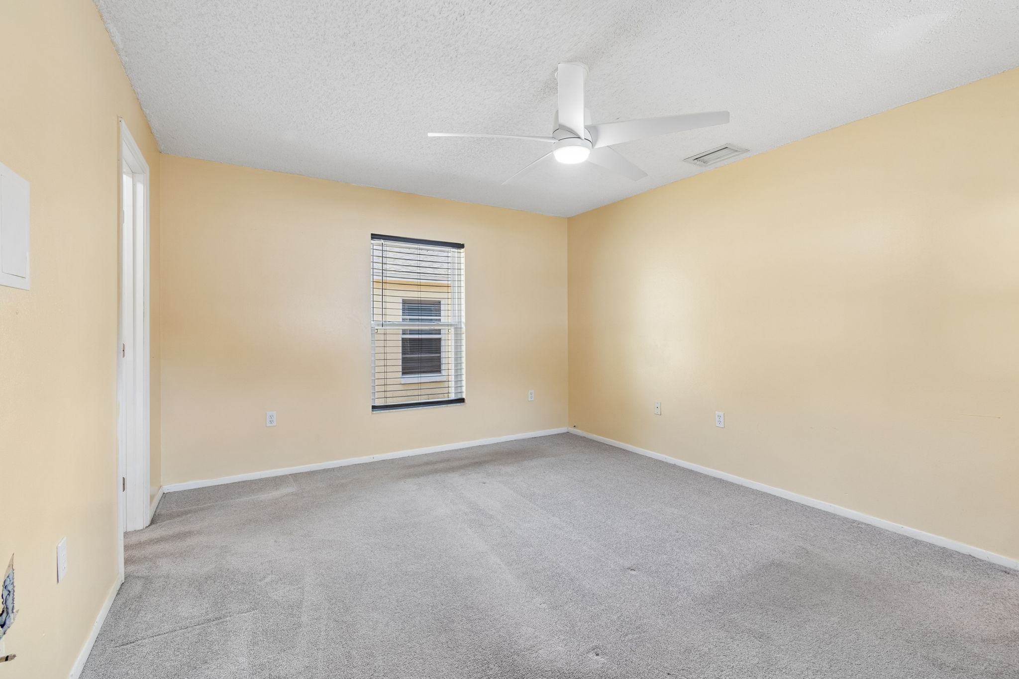 8445 North River Road Tampa, FL 33635 - Photo 22 of 43