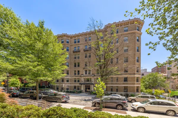 $1,125,000 | 1870 Wyoming Avenue Northwest, Unit 104, Washington, DC 20009