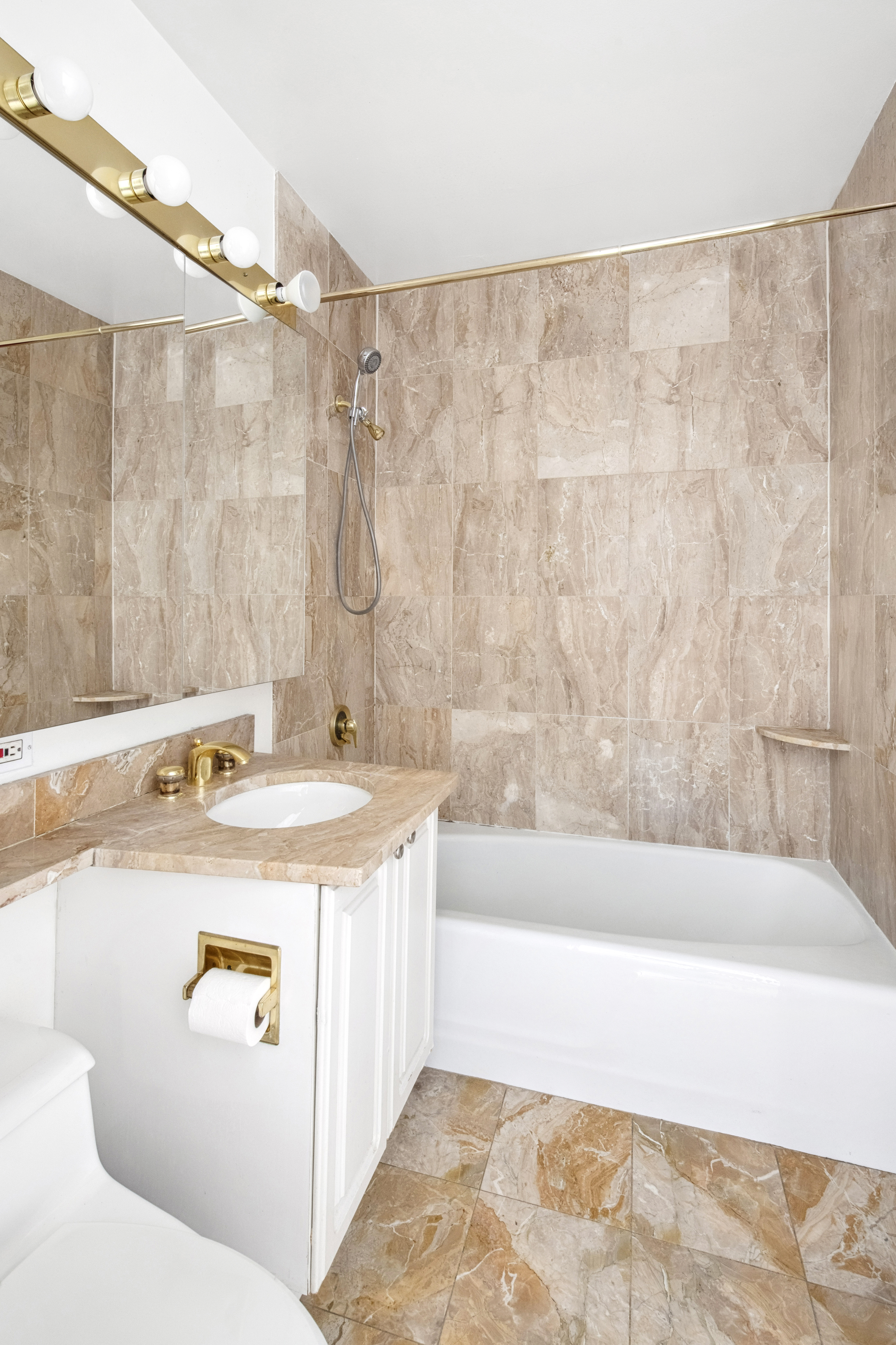 201 West 72nd Street, Unit 18A Manhattan, NY 10023 - Photo 10 of 14