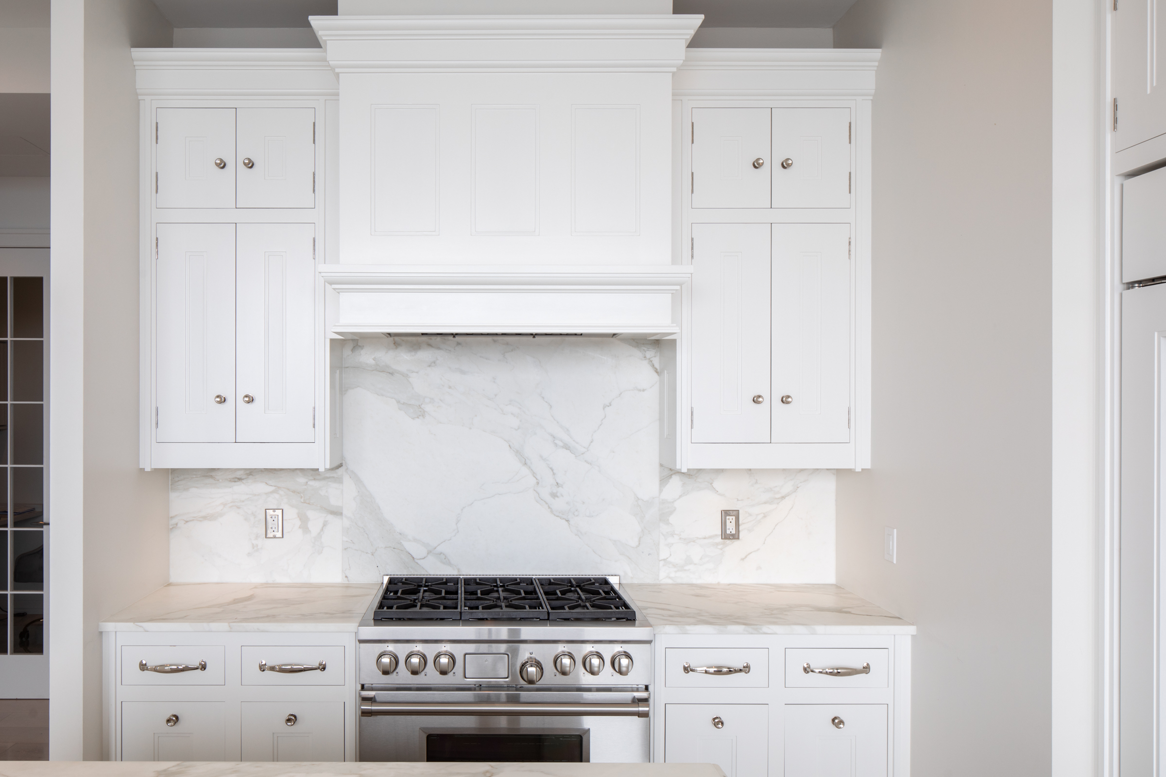 1 Franklin Street, Unit PH2D Boston, MA 02110 - Photo 14 of 26 a white stove top oven sitting inside of white cabinets