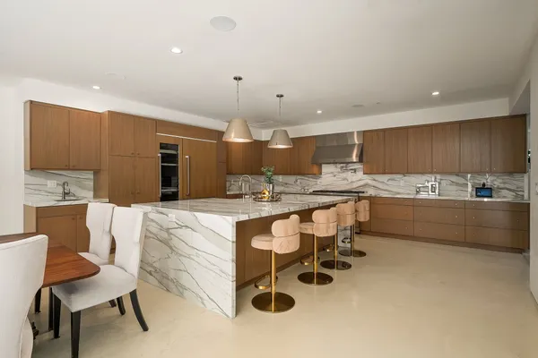 $4,100,000 | Laurel Canyon Road, Los Angeles, CA 90046