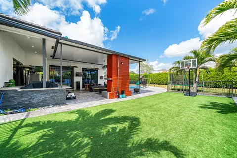 $920,000 | 4447 Northwest 82nd Avenue, Coral Springs, FL 33065