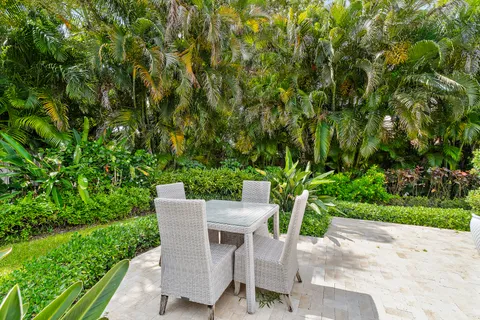 $1,200,000 | 10 Bentwood Road, Palm Beach Gardens, FL 33418