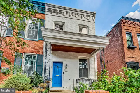 $1,200,000 | 524 10th Street Southeast, Washington, DC 20003