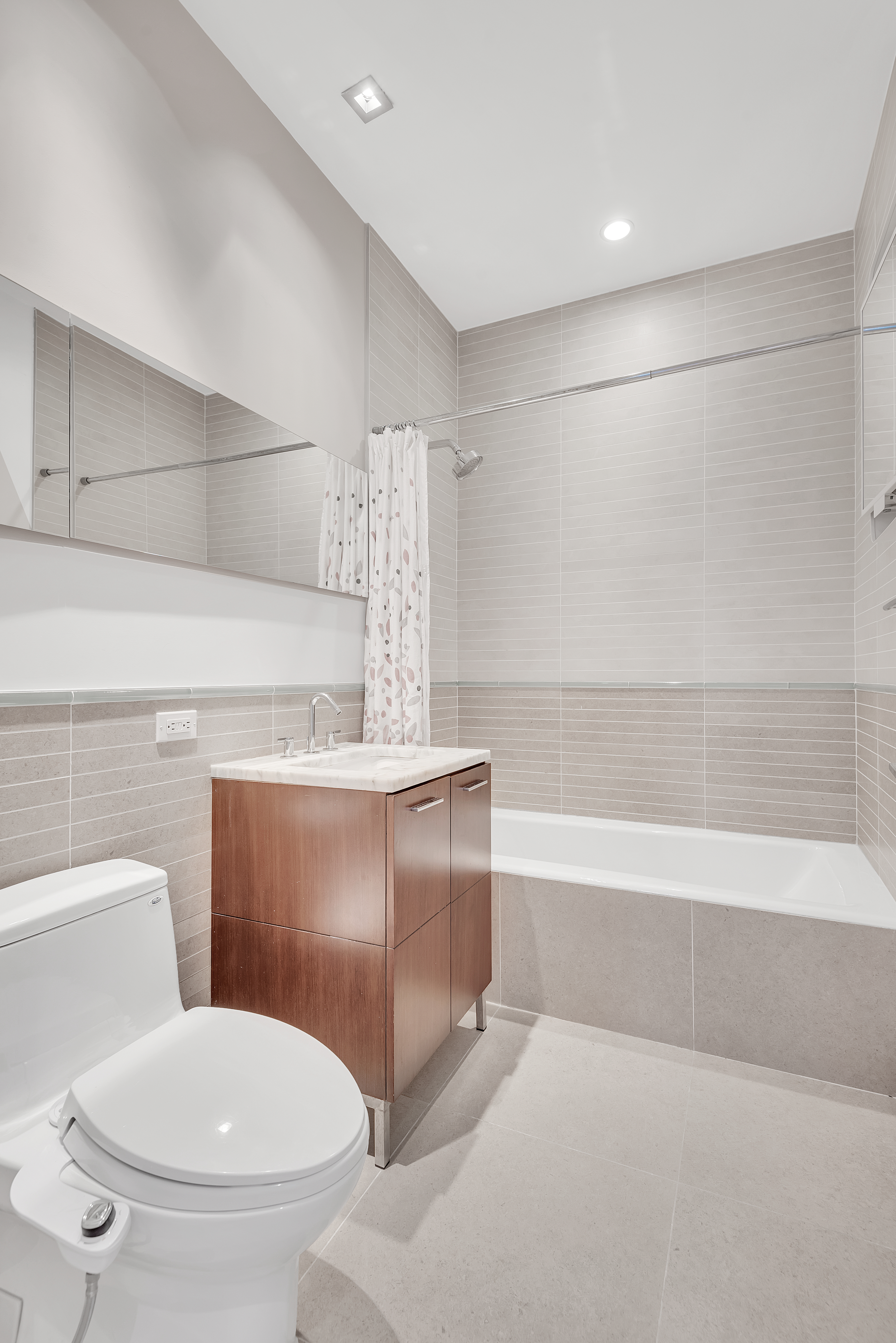2-17 51st Avenue, Unit 215 Queens, NY 11101 - Photo 8 of 16