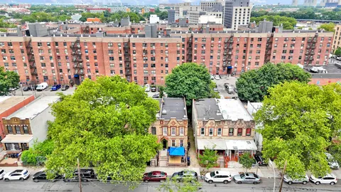 a picture of city view