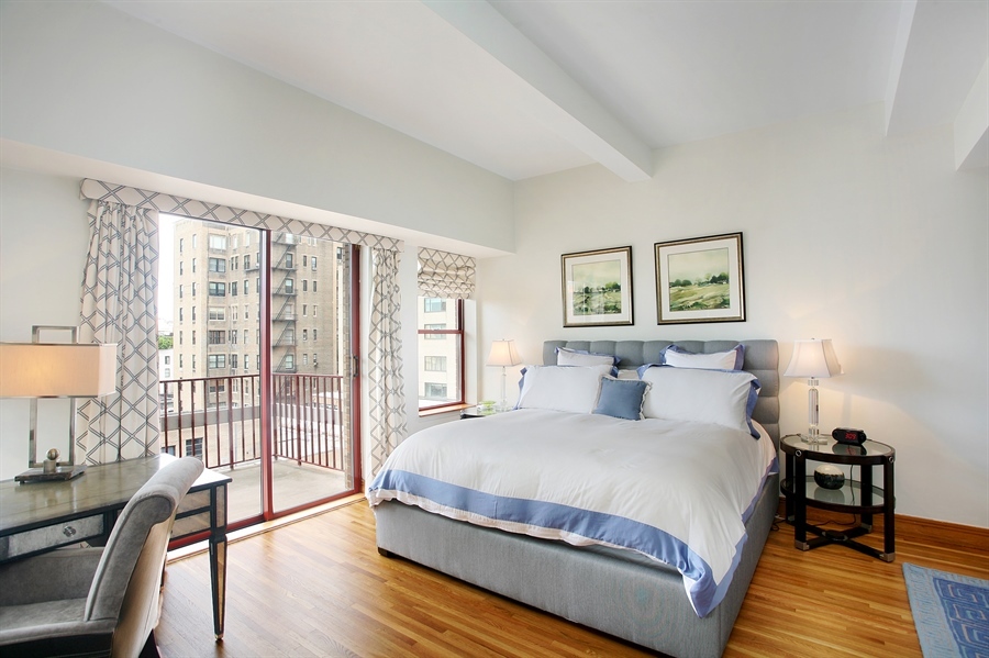 40 East 61st Street, Unit 16B Manhattan, NY 10065 - Photo 4 of 9