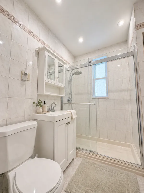 $4,000 | 32 Chester Avenue, Unit 2 | Kensington