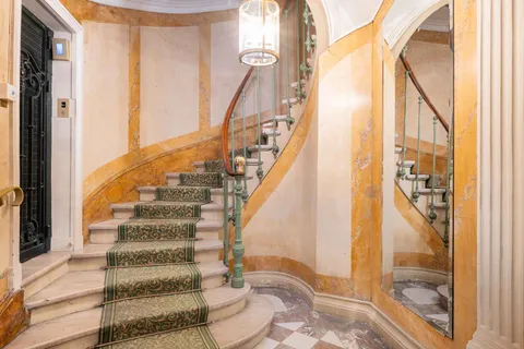 $818,000 | 258 St Germain Boulevard, Paris, France 75007