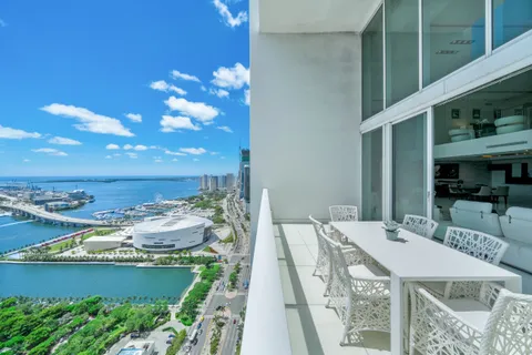 $5,199,000 | 1040 Biscayne Boulevard, Unit 4403, Miami, FL 33132