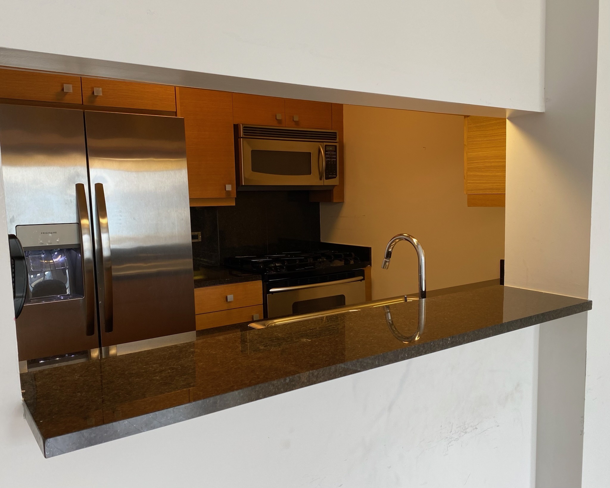 120 Riverside Boulevard, Unit 11U Manhattan, NY 10069 - Photo 3 of 10