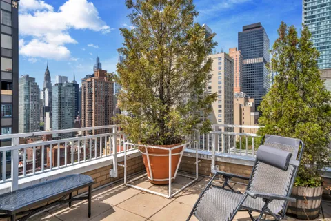$1,675,000 | 345 East 56th Street, Unit 7J | Sutton Place