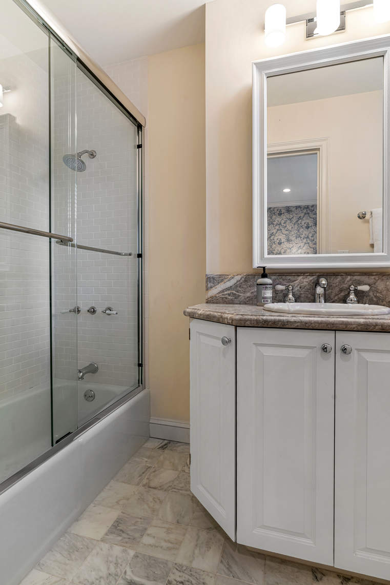 1016 5th Avenue, Unit 8B Manhattan, NY 10028 - Photo 15 of 20