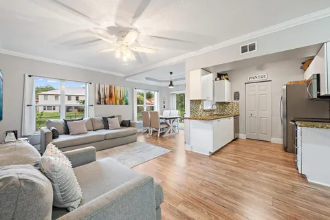 $400,000 | 1088 Via Jardin, Palm Beach Gardens, FL 33418