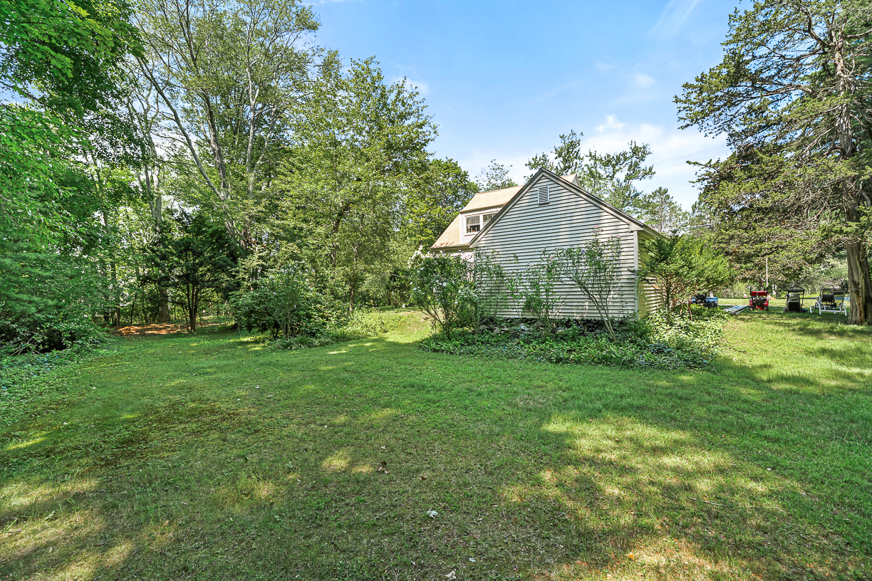 53 Elmwood Road Wellesley, MA 02481 - Photo 6 of 8 Gallery Image 6
