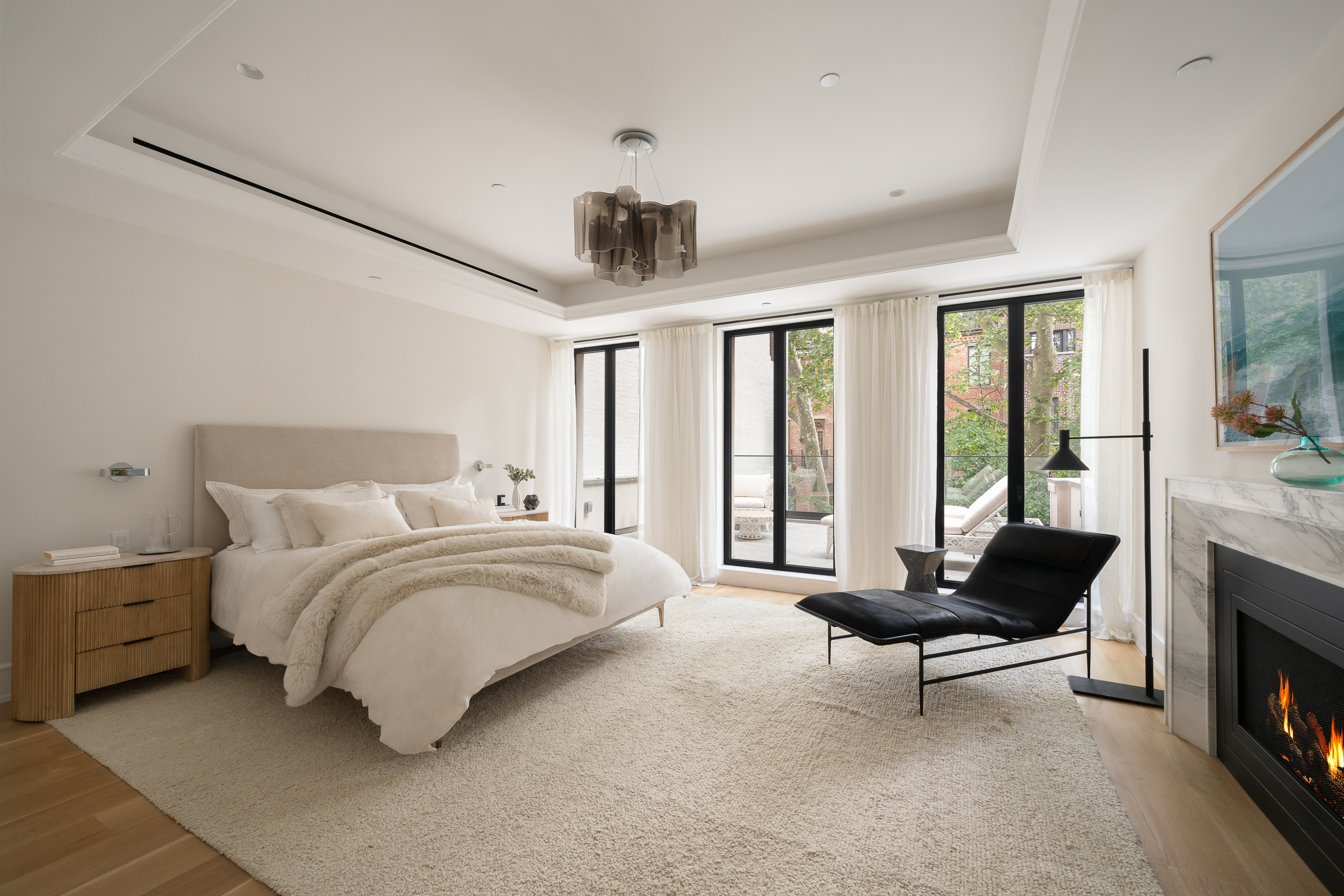 165 East 64th Street Manhattan, NY 10065 - Photo 11 of 37