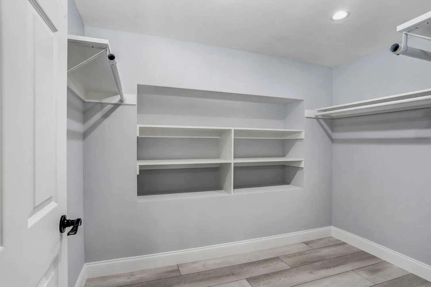 $670,000 | 1960 McKinley Street, Clearwater, FL 33765