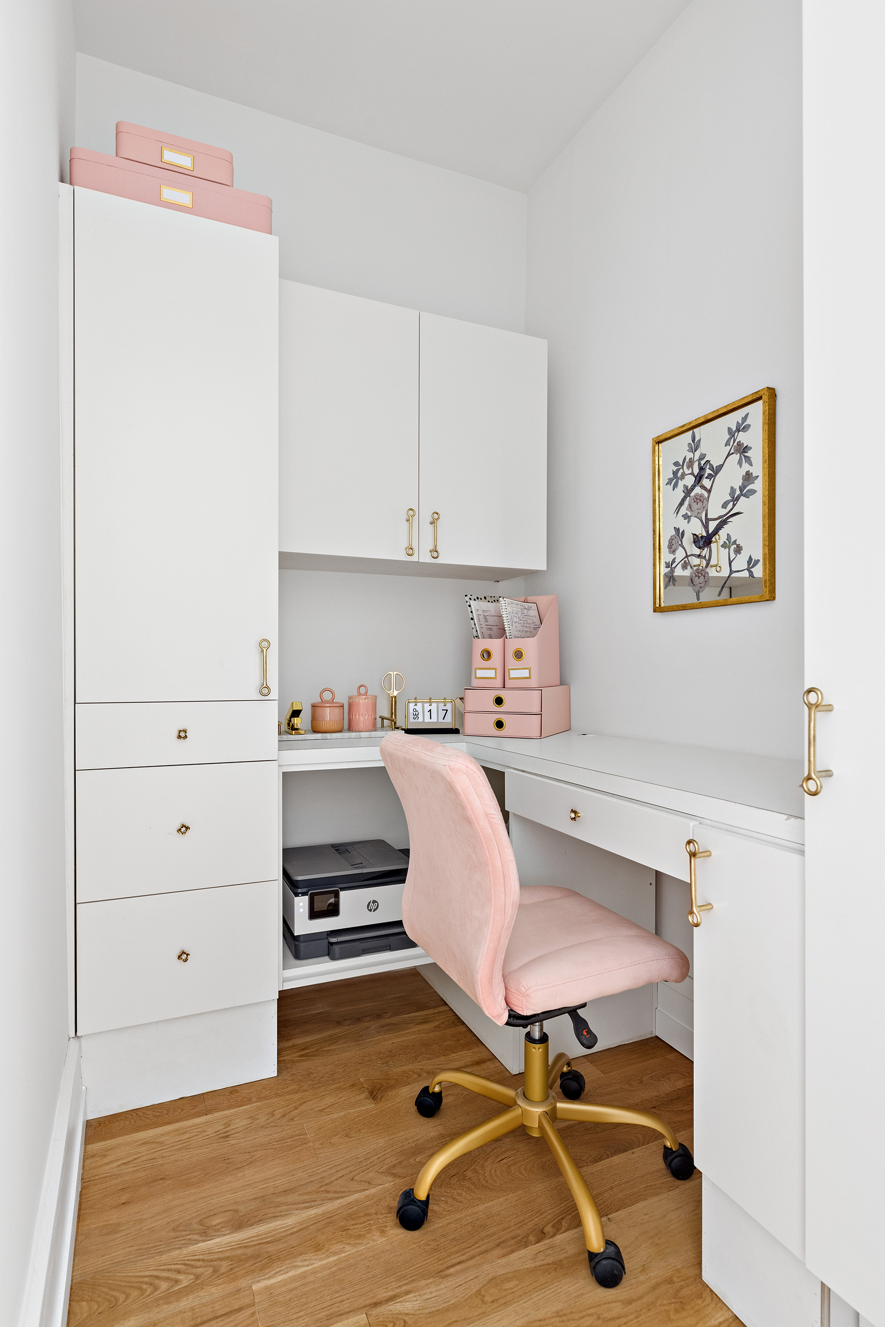 25 East 94th Street Manhattan, NY 10128 - Photo 19 of 33 a view of a workspace with furniture