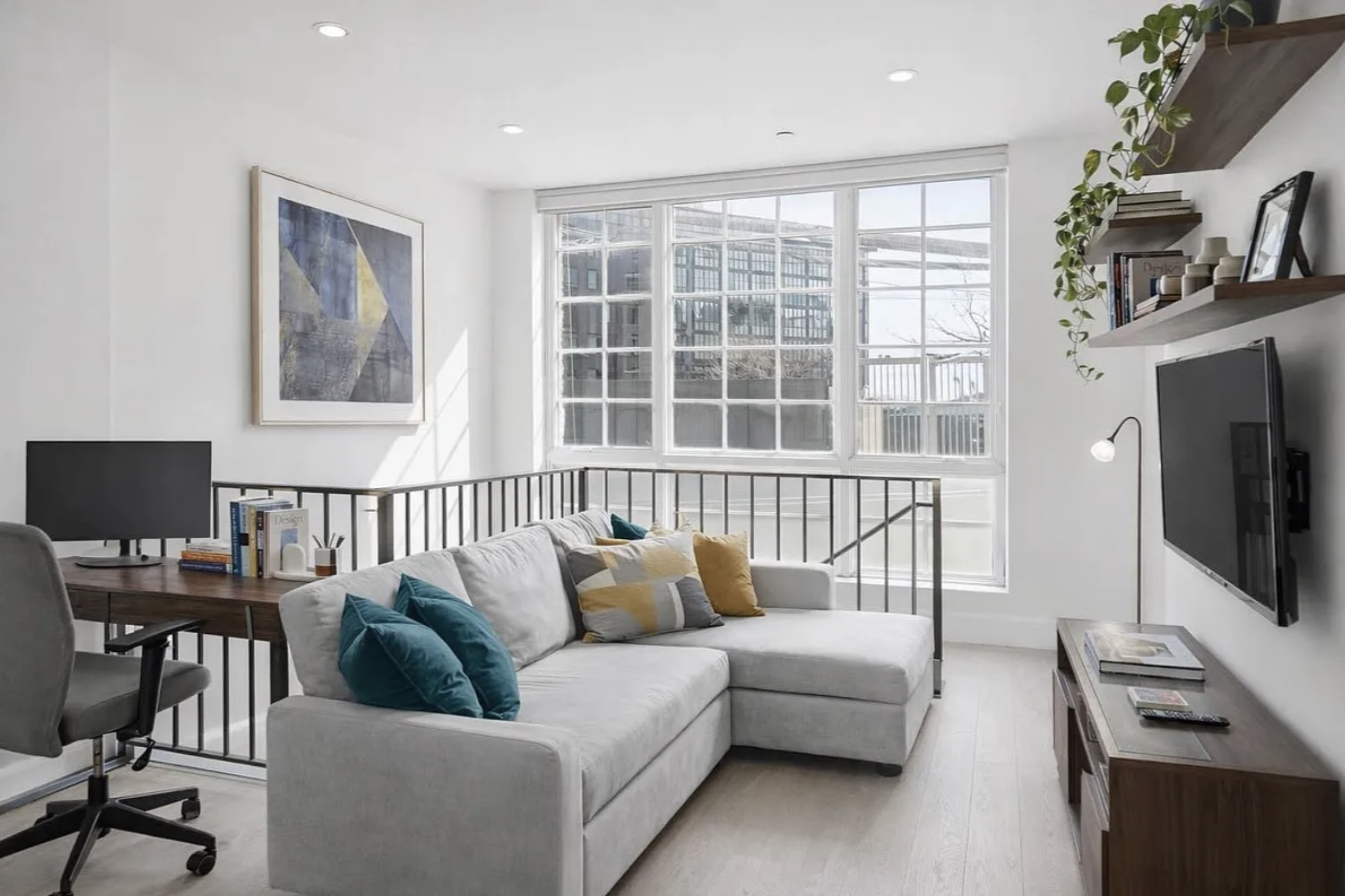 21-19 46th Avenue, Unit 1 Queens, NY 11101 - Photo 5 of 11