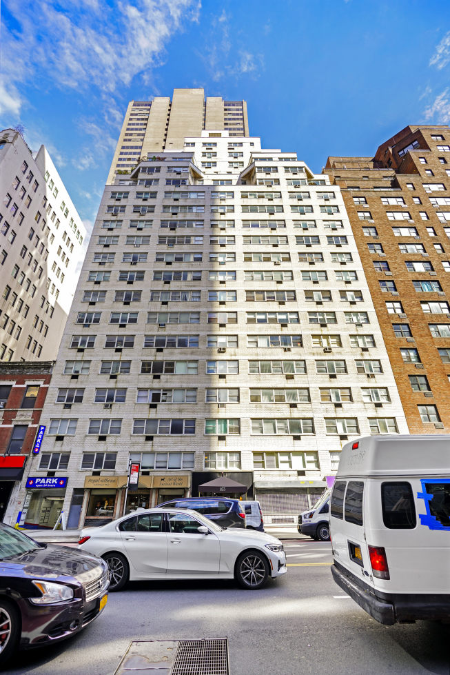 153 East 57th Street, Unit 17F Manhattan, NY 10022 - Photo 7 of 8 a building view