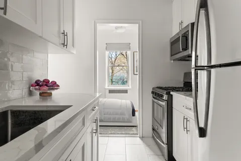 $519,000 | 530 East 90th Street, Unit 2M | Upper East Side