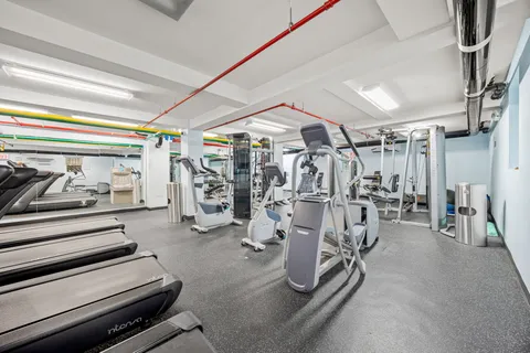 $585,000 | 3850 Hudson Manor Terrace, Unit 1EE/2EE | Riverdale